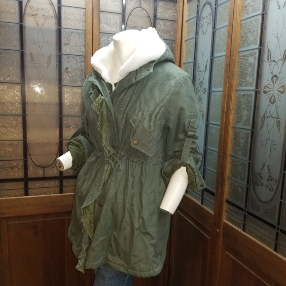 tao-yuting Winter Coat Converts To Fall Jacket! - Picture 5 of 9